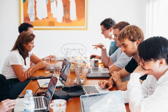 What Style of Leadership Should You Adopt for Better Management?
