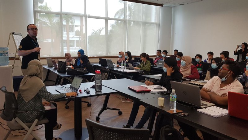 LuxTag and NEM Malaysia presented at a “Blockchain training” for students of University of Technology Malaysia (UTM)